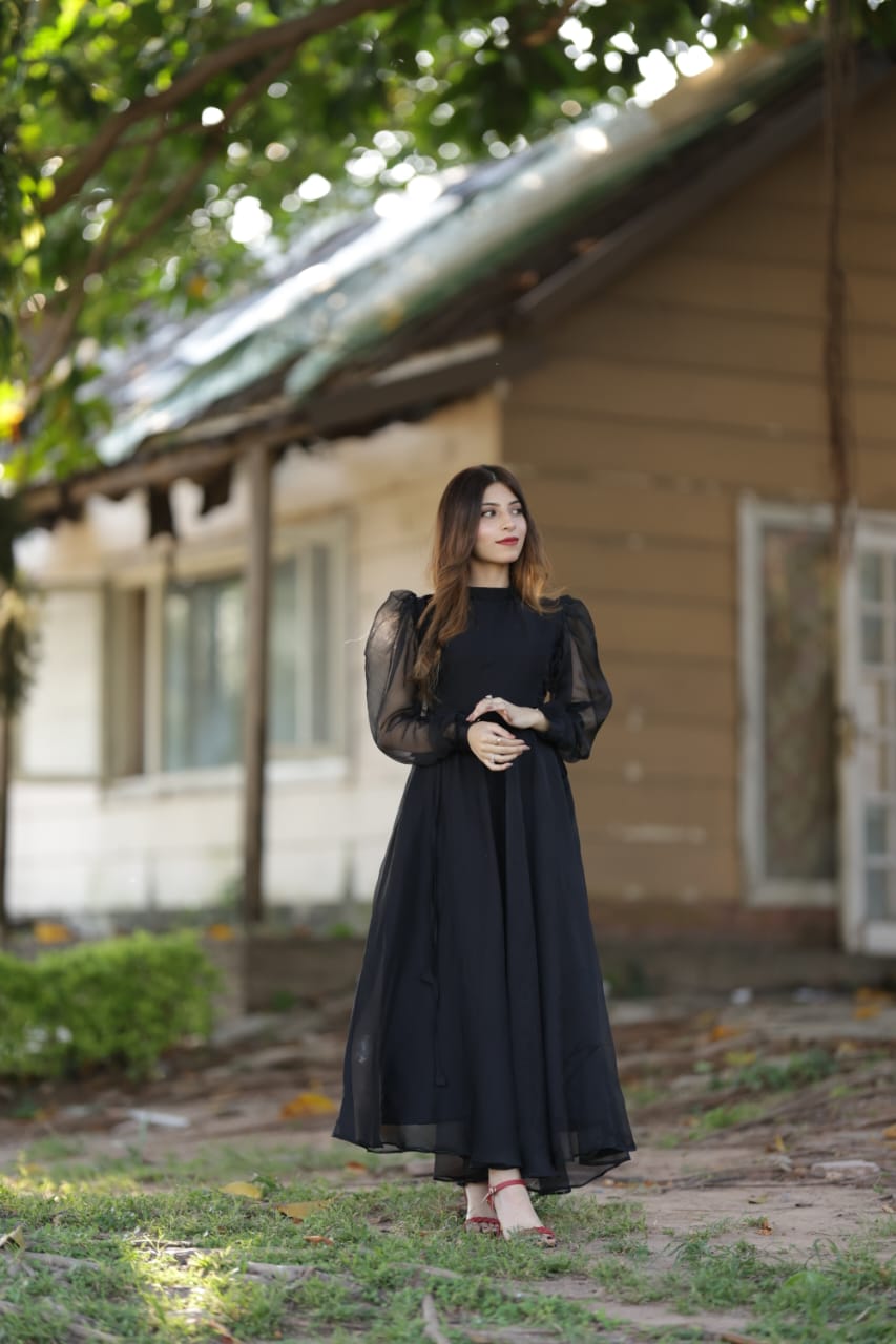 BLACK SIDE KNOT CHIFFON DRESS