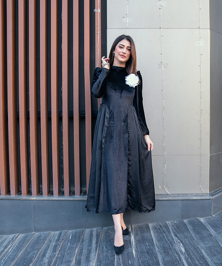 VELVET GLOSSY PANEL LONG DRESS