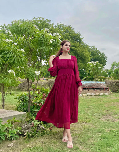 MAROON PLEATED BACK KNOT DRESS