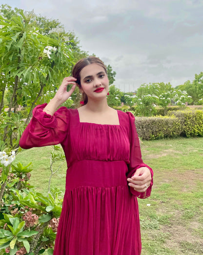 MAROON PLEATED BACK KNOT DRESS