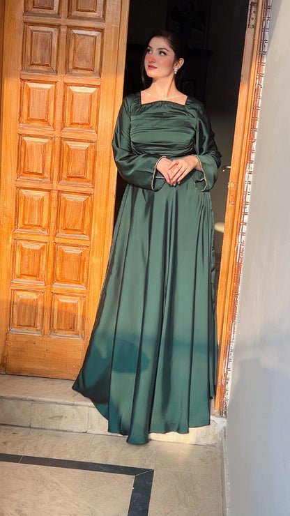 SILK SQUARE NECK MODEST