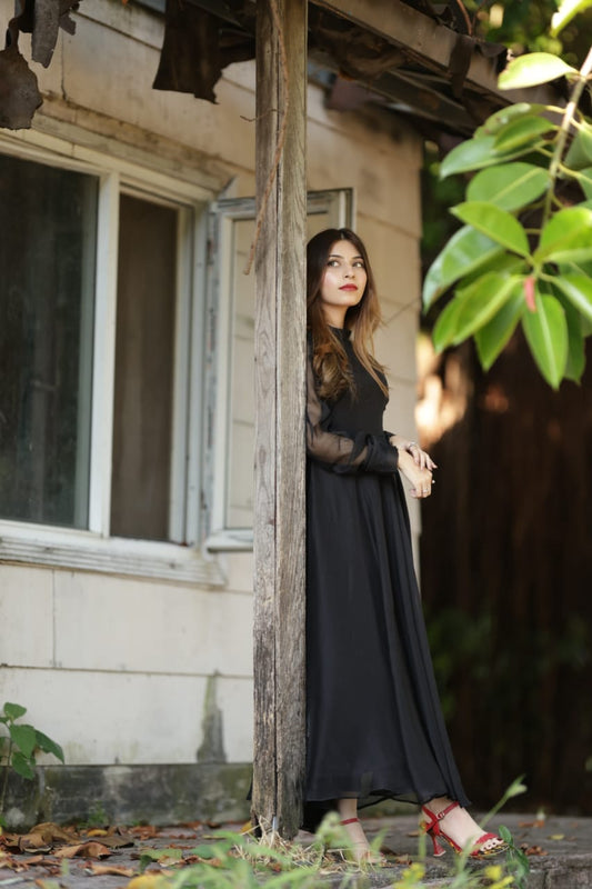 BLACK SIDE KNOT CHIFFON DRESS