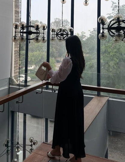 TWO TONE SQUARE NECK BISHOP DRESS SLEEVES